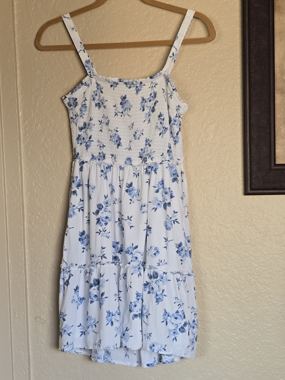 Hollister smocked Mini Dress White with Blue Floral Print Size Small